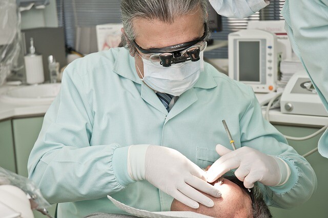 Impianti dentali a Roma