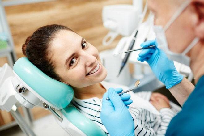 Prima visita dal dentista: come avviene, esami e diagnosi