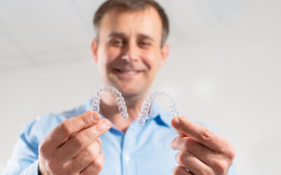 Sorriso perfetto a portata di mano: scopri i vantaggi dei trattamenti ortodontici con allineatori trasparenti